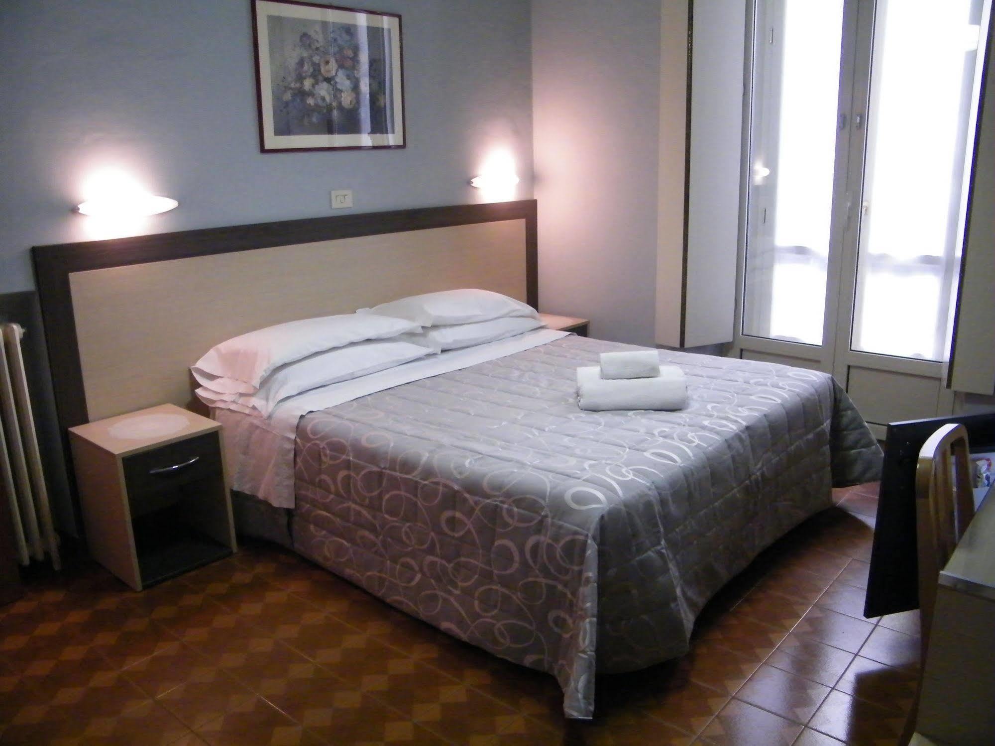 Hotel Alba Torino Centro Bagian luar foto